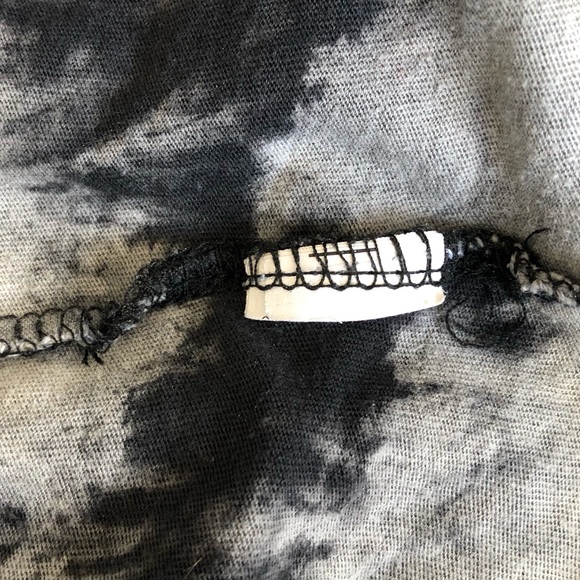 2/25 Metallica T-Shirt - Picture 9 of 9